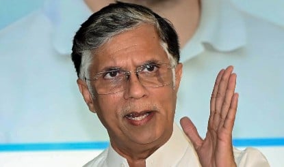 CM Sarma की पत्नी पर आरोपों के बाद Guwahati पहुंचे Pawan Khera, बोले- 