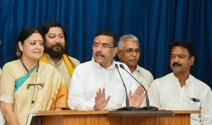 West Bengal में Suvendu Adhikari का बड़ा ऐलान, सरकारी स्कूलों में Vande Mataram गाना अनिवार्य