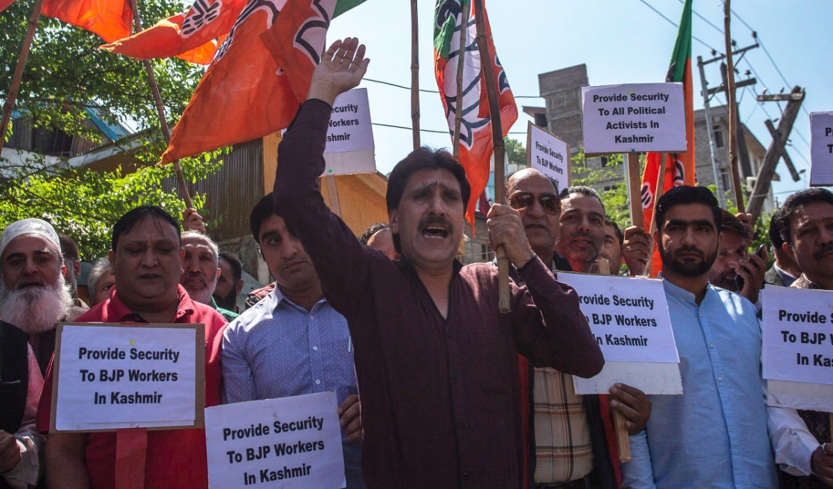 Kashmir Liquor Policy: 'संतों की भूमि' पर शराब नहीं! Omar Abdullah सरकार को BJP की 'Lockdown' की चेतावनी