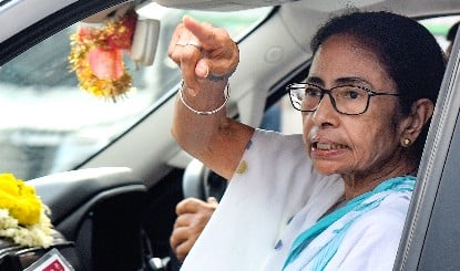 Fuel Price Hike पर भड़की TMC, Suvendu Adhikari से पूछा - क्या हुआ तेरा वादा?
