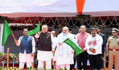 Chhattisgarh Police अब होगी Hi-Tech, Amit Shah ने दी 400 Dial-112 वाहनों की सौगात