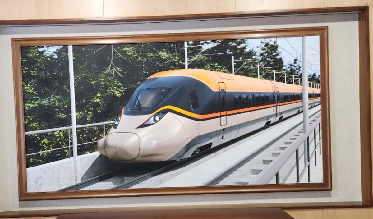 Mumbai-Ahmedabad Bullet Train की पहली झलक! Rail Ministry में दिखी भविष्य की रफ्तार