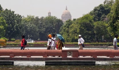 Delhi में 45 डिग्री वाला टॉर्चर, IMD ने जारी किया भीषण Heatwave का Red Alert