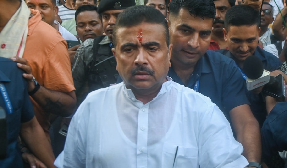 Bengal में अब 'Yogi Model' की गूंज, CM Suvendu Adhikari ने लगाया पहला 'जनता दरबार'