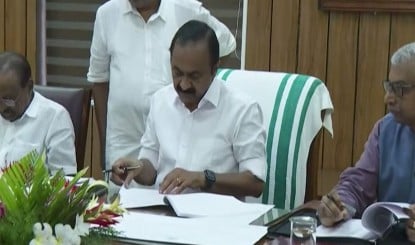 Kerala में नई सरकार का Masterstroke, महिलाओं को Free Bus यात्रा, ASHA Workers का मानदेय बढ़ा