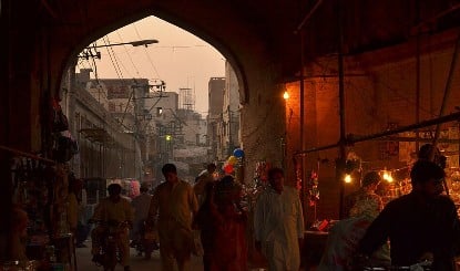 Prabhasakshi NewsRoom: Lahore की पुरानी पहचान वापस लौटेगी, सड़कों के हिंदू और जैन नाम बहाल किये जाएंगे