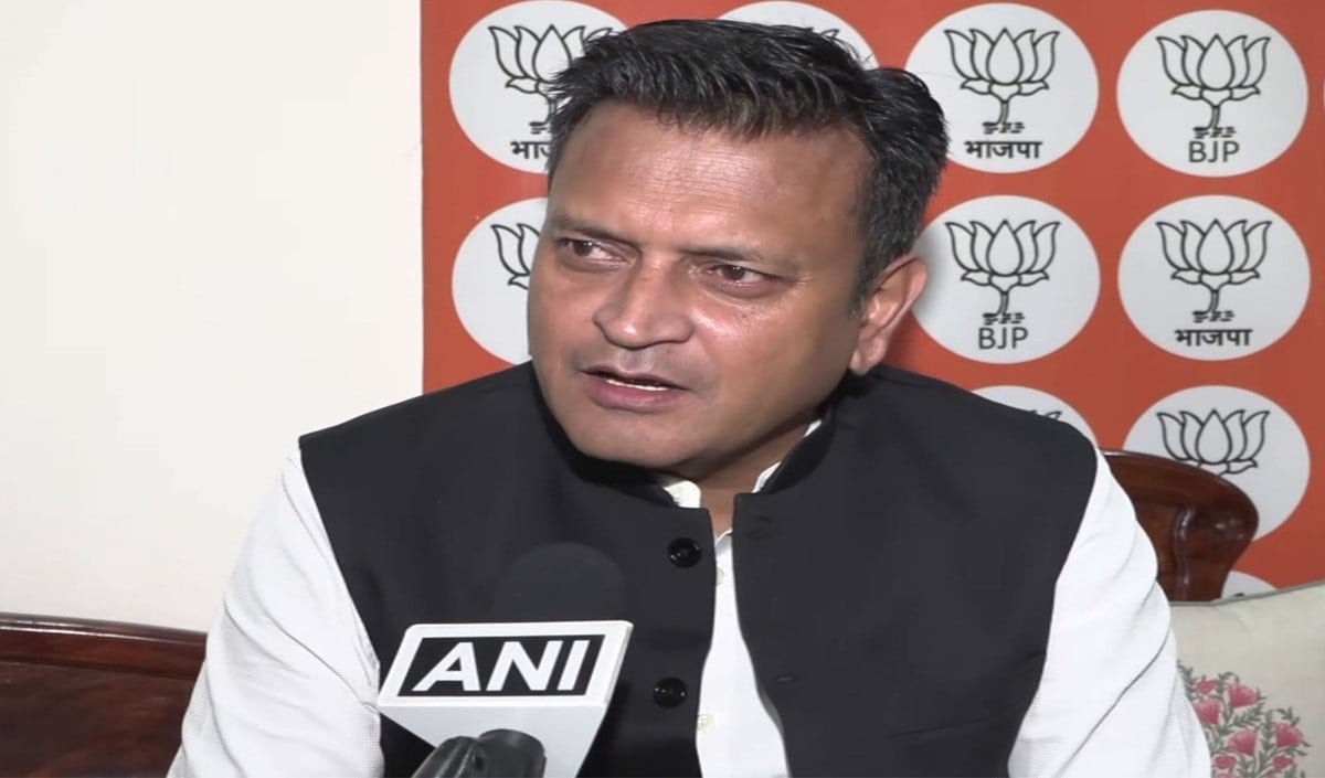 Election Commission के सर्कुलर पर संग्राम, TMC के SC जाने पर BJP बोली- 'यह हताशा का सबूत है'