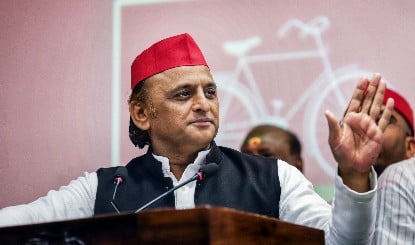सड़क पर 