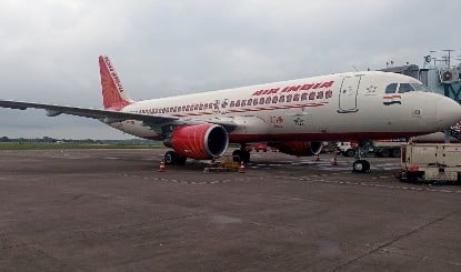 Bengaluru में बड़ा हादसा टला: Landing के वक्त Air India विमान का Tail Strike, 179 यात्री बाल-बाल बचे