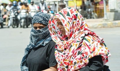 देशभर में आग उगल रहा आसमान, Severe Heatwave ने बढ़ाया Heat Stroke का खतरा, रात में भी पड़ रही भयंकर गर्मी, जीना हुआ मुहाल