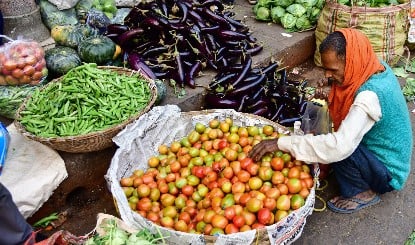 Vegetable Prices Surge | दिल्ली में चक्का जाम का डबल अटैक! ऑटो-टैक्सी हड़ताल के दूसरे दिन दोगुनी हुई सब्जियों की कीमत