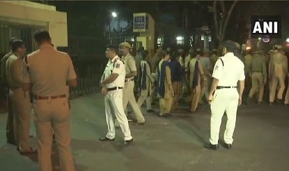 West Bengal में TMC पर एक्शन जारी, धमकी-धोखाधड़ी में पार्टी नेता Sheikh Wasul गिरफ्तार