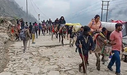 Kedarnath Yatra पर मौसम का ब्रेक, Dehradun में Weekend पर भारी ट्रैफिक का Alert