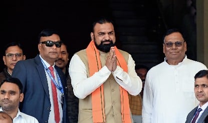 बिहार सरकार का बड़ा फैसला! NEET दोबारा देने वाले छात्रों के लिए मुफ्त बस यात्रा का ऐलान, केंद्रों पर मिलेंगे मुफ्त