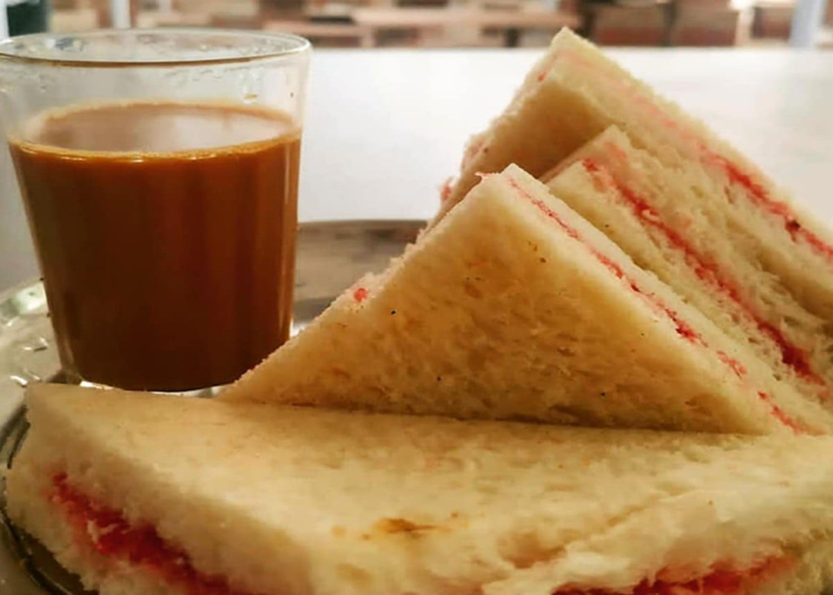 Health Tips: आपका Daily Breakfast बढ़ा रहा Blood Sugar? ब्रेड खाने से पहले जान लें ये 5 बड़े नुकसान