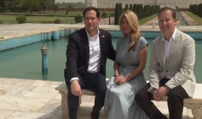 पत्नी संग Taj Mahal पहुंचे US Senator Marco Rubio, बोले- ये दुनिया के प्रेम का खजाना है