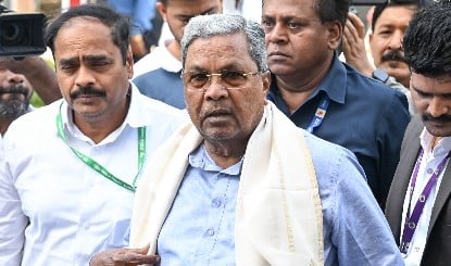Karnataka Cabinet में बड़े फेरबदल की तैयारी, CM Siddaramaiah दिल्ली में Congress आलाकमान से लेंगे हरी झंडी