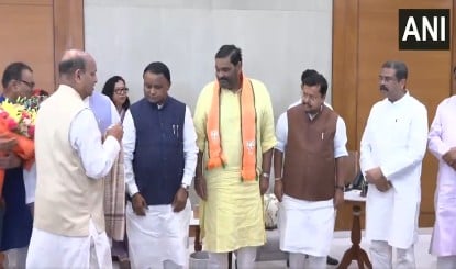 Debasish Samantaray ने BJD को छोड़ तुरंत थामा BJP का दामन, Odisha की राजनीति में हलचल