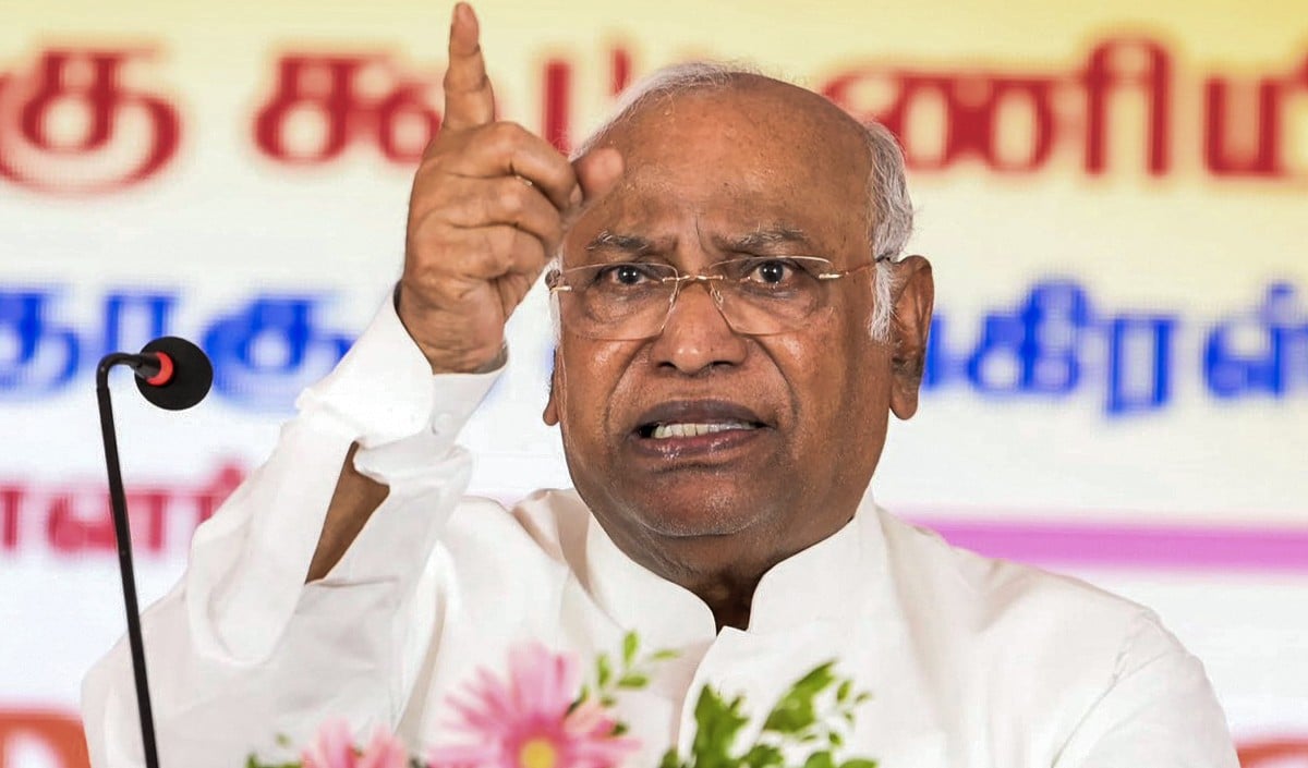 बढ़ते Fuel Price पर Kharge का वार: PM Modi को गरीब नहीं, विदेश यात्रा प्यारी