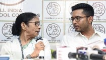 Mamata Banerjee के लिए सबसे बड़ा संकट, Bengal Politics में TMC के 100 पार्षदों ने छोड़ा साथ