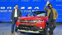 इंतजार खत्म! Maruti की 3 नई Cars लॉन्च को तैयार, Brezza Facelift और New 7-Seater SUV होगी खास इंतजार खत्म! Maruti की 3 नई Cars लॉन्च को तैयार, Brezza Facelift और New 7-Seater SUV होगी खास