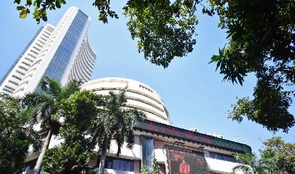 Indian Stock Market | शुरुआती गिरावट के बाद संभले सेंसेक्स और निफ्टी, ब्रेंट क्रूड ₹98 के करीब, FII की खरीदारी जारी