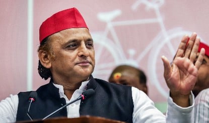 Akhilesh Yadav का तंज, UP में ‘Gujarat Model’ का ट्रांसफार्मर जला, जबरदस्ती तारों से निकल रही चिंगारी