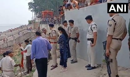 बिहार में बड़ा हादसा: पटना के उमानाथ घाट के पास गंगा नदी में नाव पलटी, 2 शव बरामद, 5 लापता