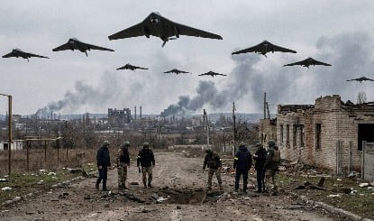 US Strikes In Iran | अमेरिका ने सीधे ईरान पर किया बड़ा हमला, होर्मुज जलडमरूमध्य सुलगने से वैश्विक महायुद्ध की आहट!