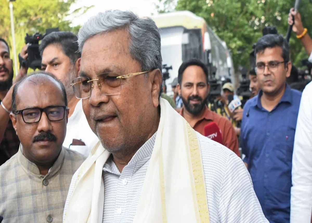 Karnataka का अगला CM कौन? Delhi में सिद्धारमैया-शिवकुमार, Congress High Command लेगा आखिरी फैसला