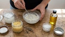 Summer Skin Care: Oily Skin है तो महंगी सनस्क्रीन छोड़ें, घर पर बनाएं ये 4 नेचुरल प्रोटेक्टर