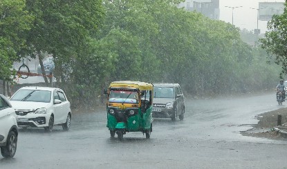 Weather Alert: दिल्ली, यूपी, राजस्थान में अगले 48 घंटे भारी, तेज हवाओं के साथ ओले गिरने की आशंका
