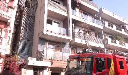 Delhi Fire Update: विवेक विहार हादसे में 9 की मौत, PM Modi ने दिया ₹2-2 लाख का मुआवजा