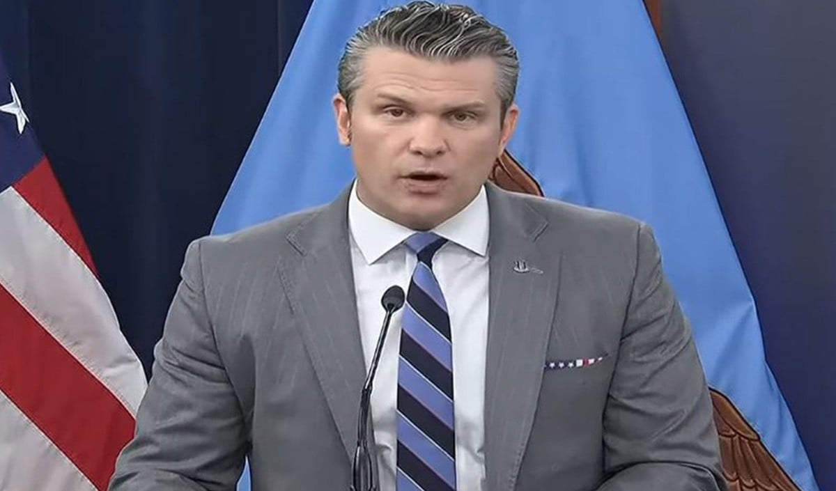 Iran से बातचीत के बीच America की खुली चेतावनी, Pete Hegseth बोले- जंग के लिए पूरी तरह तैयार