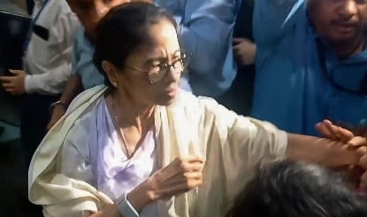 Rahul Gandhi ने Mamata Banerjee को किया फोन, Abhishek Banerjee पर हमले को बताया लोकतंत्र पर चोट