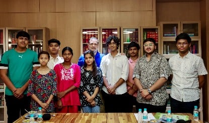 CBSE के ट्रोल हुए छात्रों से Rahul Gandhi ने की मुलाकात, Modi सरकार पर साधा निशाना
