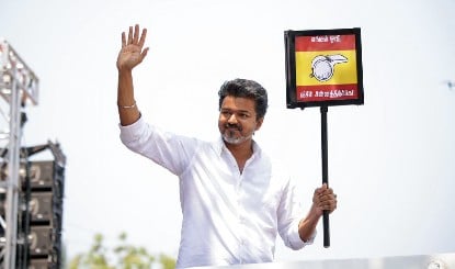 Tamil Nadu Politics: क्या राख हो चुके रिश्तों पर बनेगा AIADMK और Actor Vijay का नया गठबंधन?