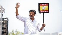 क्या Congress के साथ सरकार बनाएंगे Vijay? TVK की शानदार बढ़त के बाद पिता ने दिए बड़े संकेत
