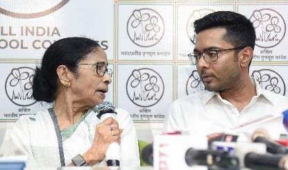ममता बनर्जी के इस्तीफा देने से इनकार के बाद अटकेगी बंगाल के नए CM की शपथ? राज्यपाल के पास क्या हैं विकल्प