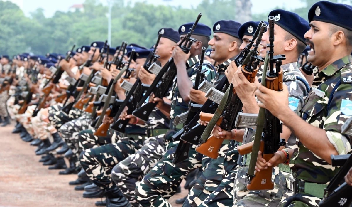 CRPF का 'Zero Tolerance' फरमान, सरकार विरोधी Social Media Post पर अब होगी सीधी कार्रवाई