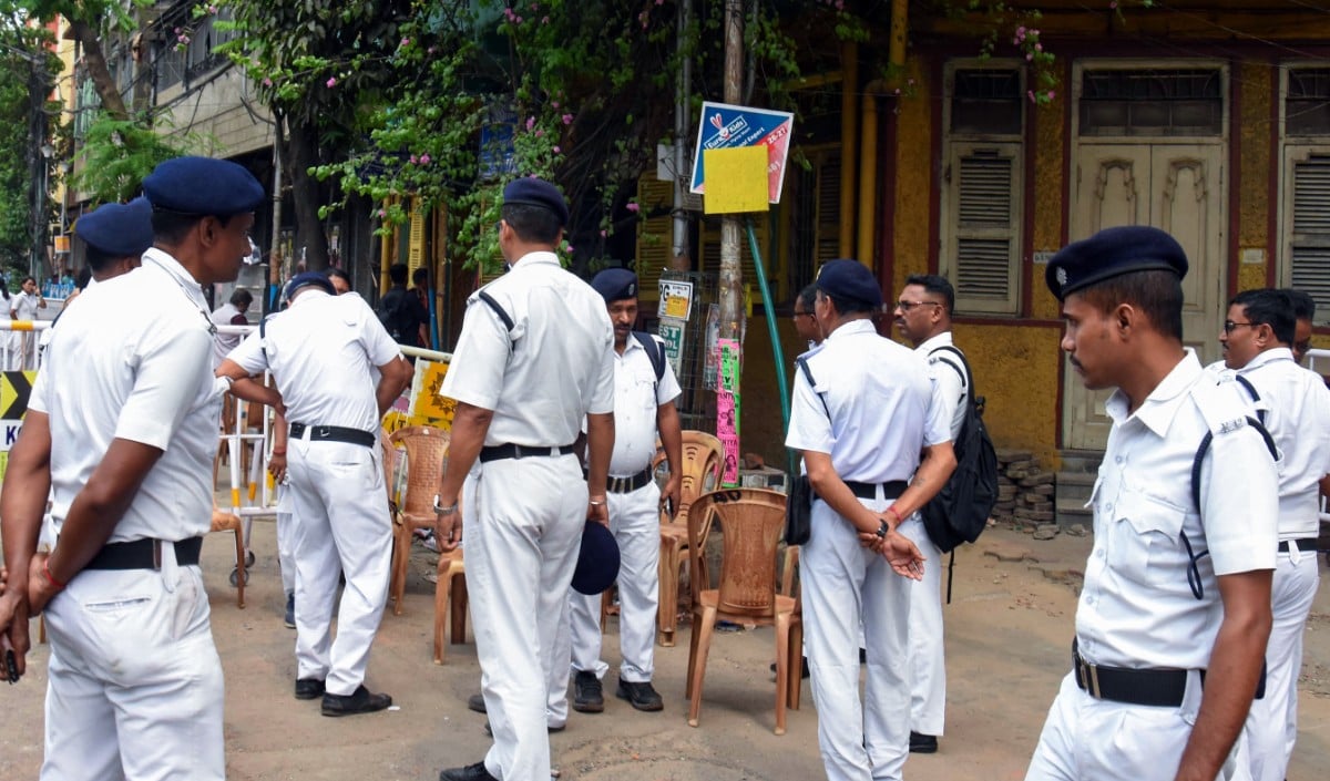 Kolkata Police कमिश्नर की सीधी चेतावनी, 'डर का माहौल बनाने वालों पर होगी सबसे सख्त कार्रवाई'