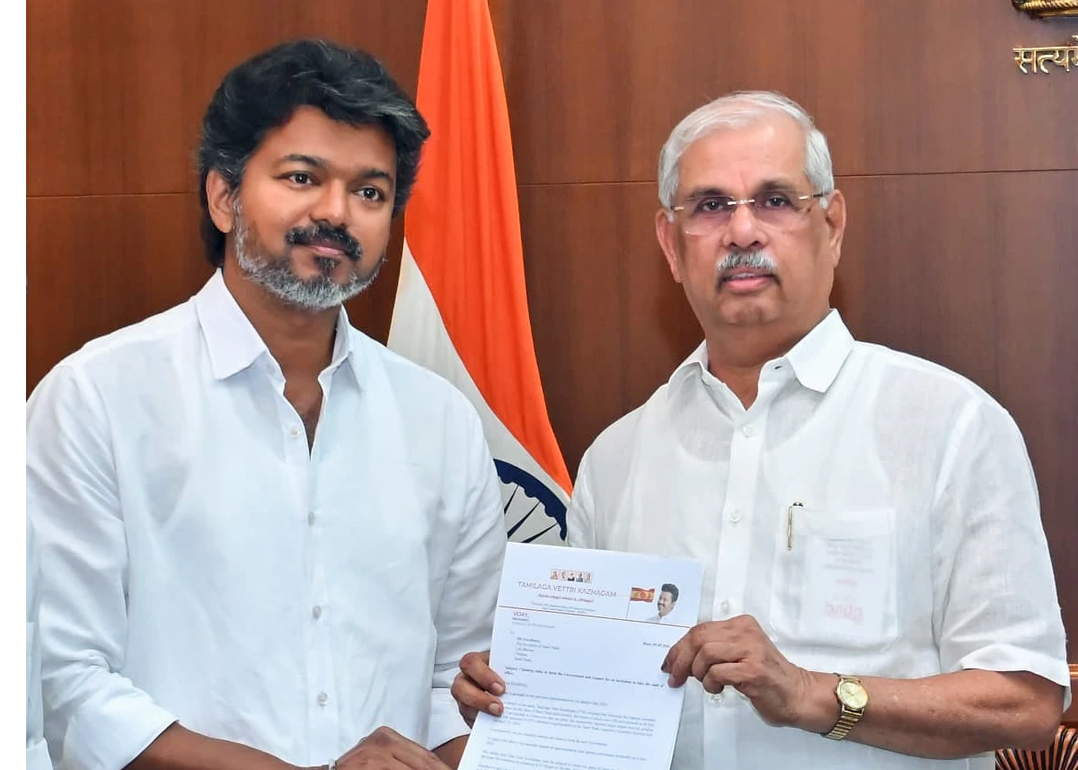 Tamil Nadu में बहुमत का पेंच, CM बनने के लिए Thalapathy Vijay के पास कांग्रेस समेत 3 विकल्प