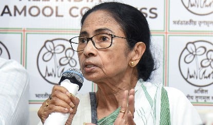 West Bengal: अब ममता बनर्जी नहीं रहीं मुख्यमंत्री, राज्यपाल आरएन रवि ने भंग की विधानसभा