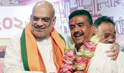 West Bengal CM Oath Ceremony | बंगाल में सुवेंदु युग का आगाज! ब्रिगेड परेड ग्राउंड में भव्य शपथ ग्रहण, PM मोदी और दिग्गजों की मौजूदगी में रचा जा रहा इतिहास