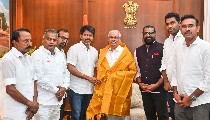 'Thalapathy' Vijay का CM बनना तय! VCK ने दिया Unconditional Support, नई सरकार का रास्ता साफ
