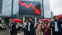 Stock Market में फिर बड़ी गिरावट, Sensex-Nifty धड़ाम, जानिए बिकवाली के 5 बड़े कारण