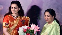 Kangana Ranaut की फ़िल्म Bharat Bhhagya Viddhaata से भावुक हुईं दिल्ली की मुख्यमंत्री रेखा गुप्ता, दिल्ली में टैक्स-फ़्री करने का जताया इरादा