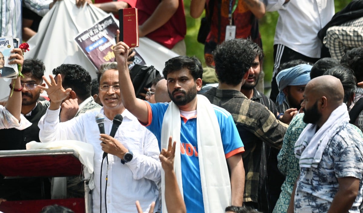 Cockroach Janata Party का ऐलान,