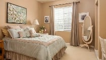 Vastu Tips: Bedroom की Negative Energy से हैं परेशान? Good Luck के लिए आजमाएं ये अचूक Vastu Tips