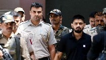 जिम मालिक की ताबड़तोड़ 10 गोलियां मारकर हत्या, Lawrence Bishnoi gang ने ली जिम्मेदारी, Salman Khan के करीबियों को भी दी धमकी